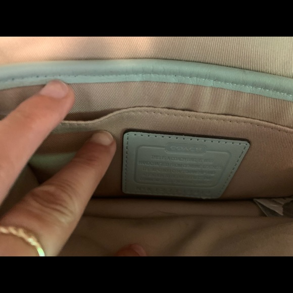 Coach purse - Picture 4 of 7